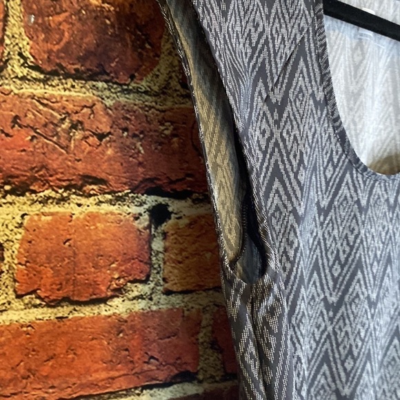 MEC Slip On Lightweight Short Sleeve Dress Size S - Picture 10 of 11